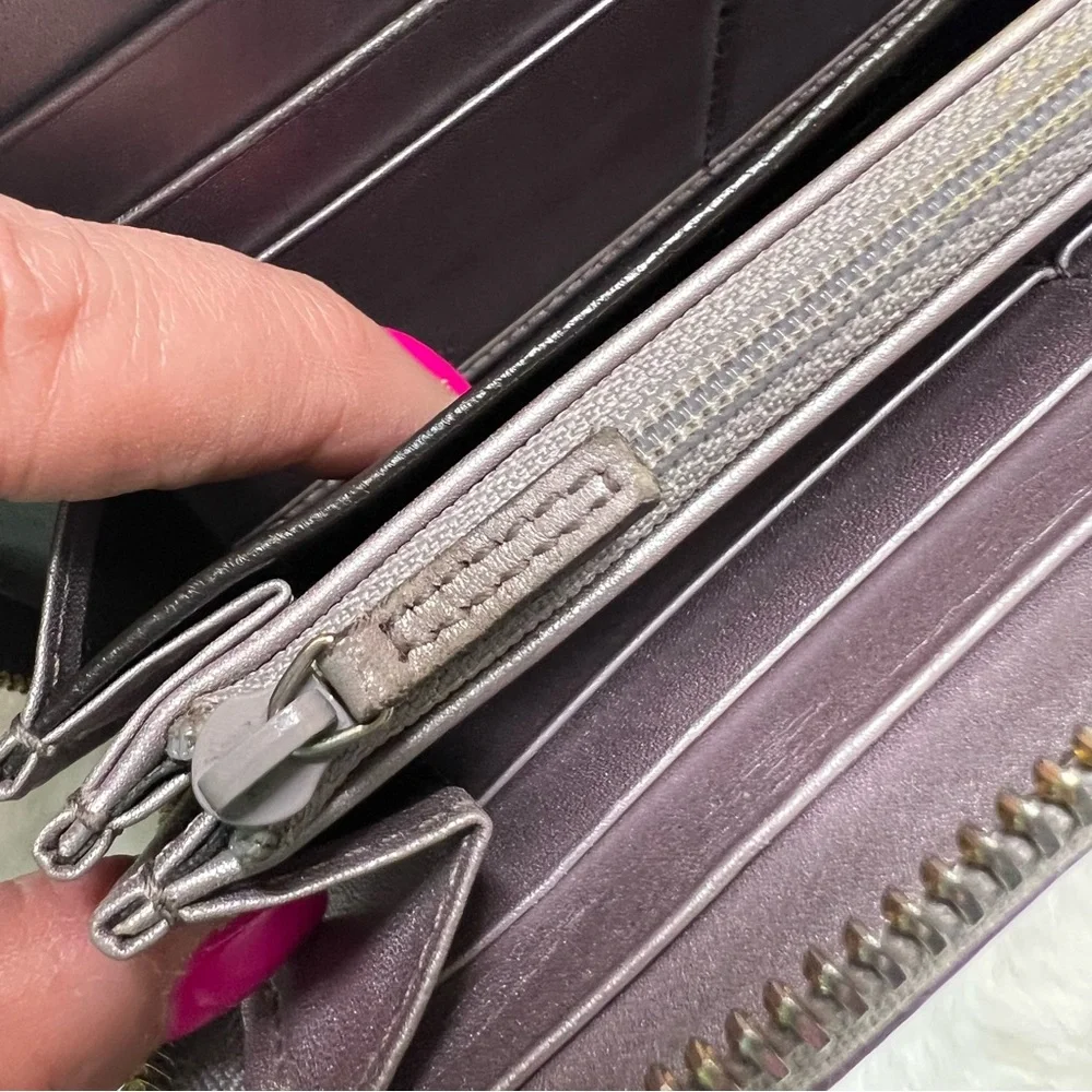 GUCCI GG Guccissima Heart Zip Around Long Wallet Metallic Lavender Authentic
